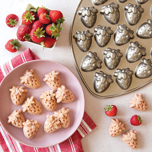 Nordic Ware bakvorm Strawberry Patch Bites Pan